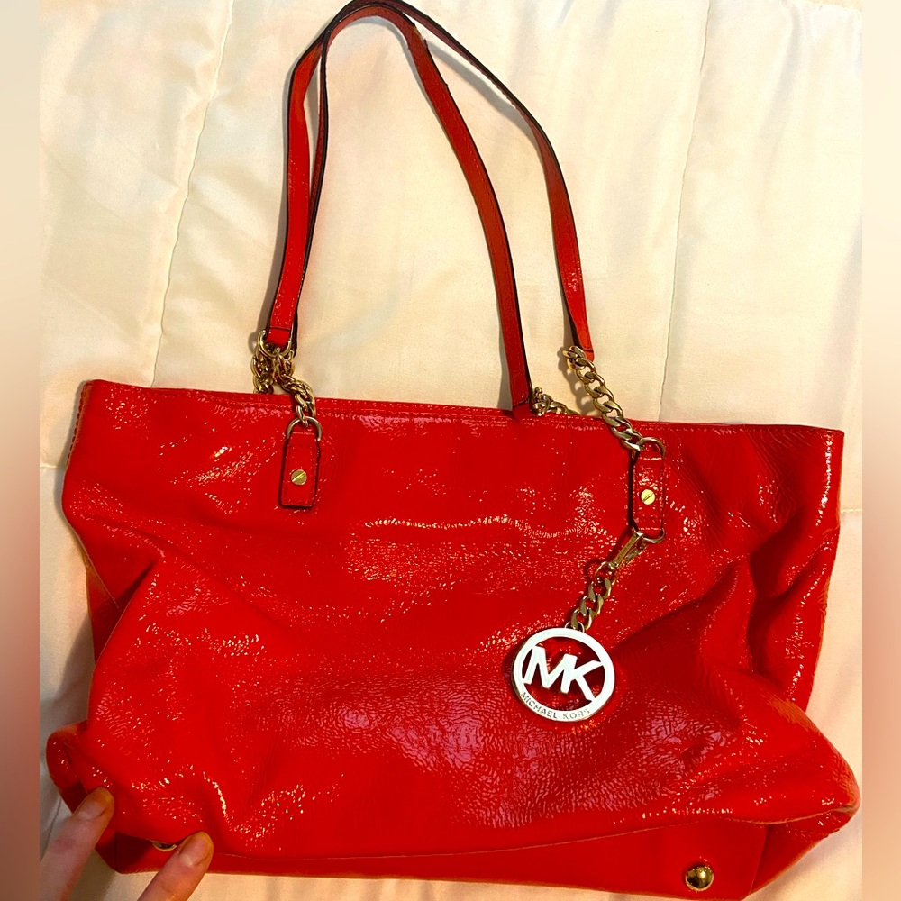 Very good used condition MICHAEL KORS purse